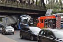 LKW blieb unter Bruecke haengen Koeln Ehrenfeld Innere Kanalstr Hornstr P042